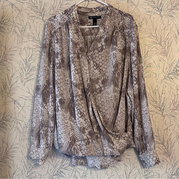INC snakeskin blouse 20W - Picture 1 of 3